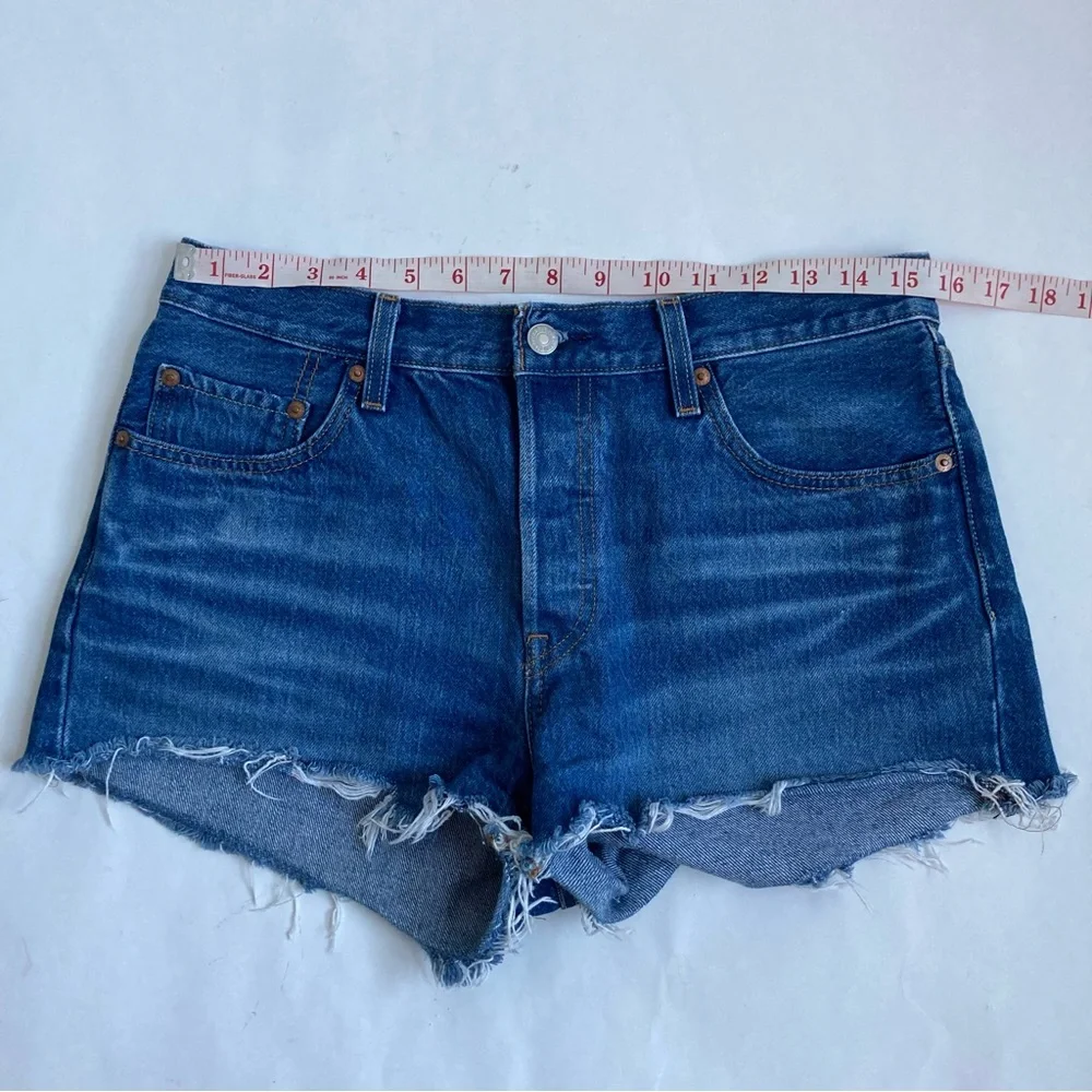 Levi’s 501 Premium Buttonfly Raw Hem Jean Shorts Size 29